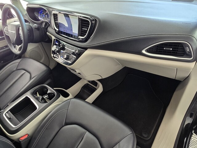 used 2024 Chrysler Pacifica car, priced at $27,468