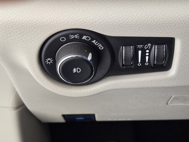 used 2024 Chrysler Pacifica car, priced at $27,468