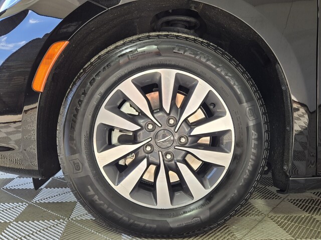 used 2024 Chrysler Pacifica car, priced at $27,468