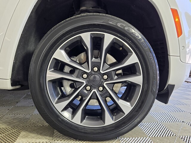 used 2021 Jeep GRAND CHEROKEE L car, priced at $29,898