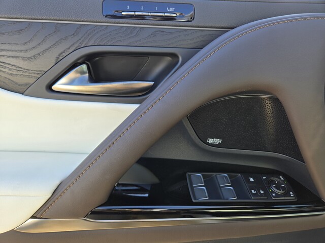 new 2025 Lexus LX car, priced at $119,749