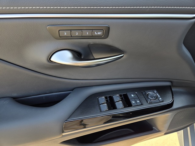 new 2025 Lexus ES car, priced at $50,614