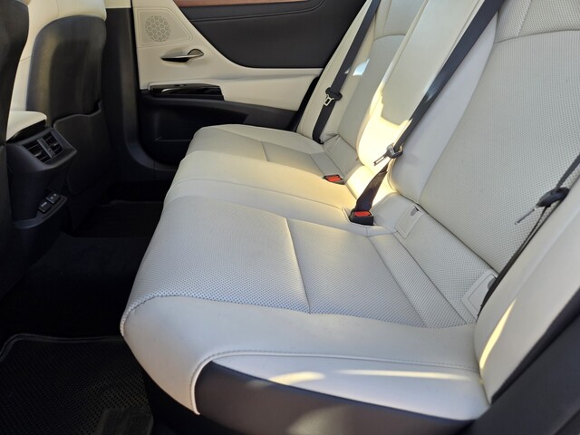 new 2025 Lexus ES car, priced at $48,614