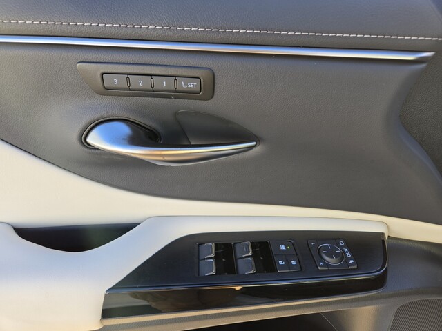 new 2025 Lexus ES car, priced at $49,844