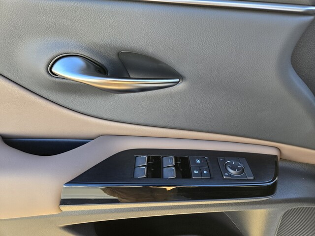 new 2025 Lexus ES car, priced at $44,264