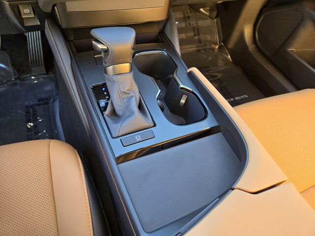 new 2025 Lexus ES car, priced at $44,264