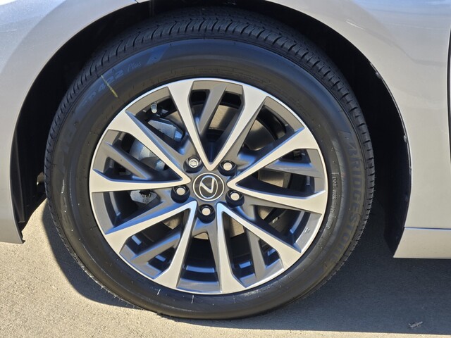 new 2025 Lexus ES car, priced at $44,264