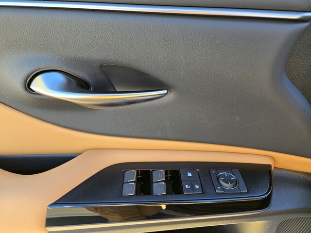 new 2025 Lexus ES car, priced at $44,264