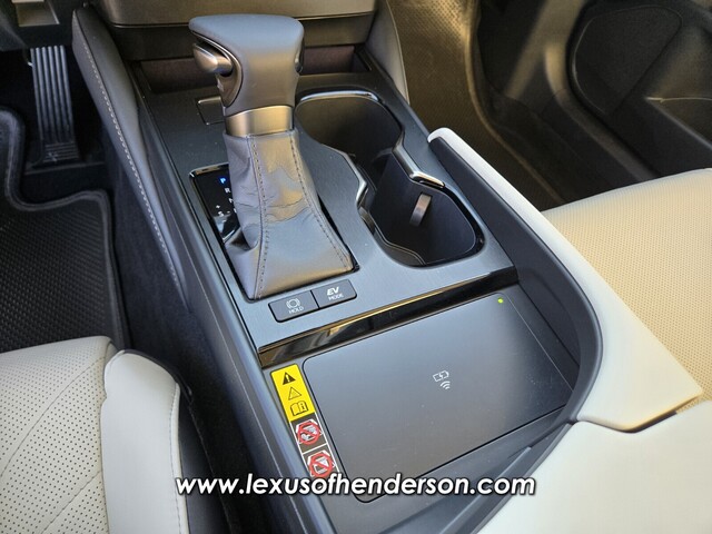 used 2025 Lexus ES car, priced at $52,998