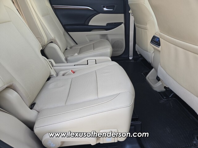 used 2019 Toyota Highlander car, priced at $28,555