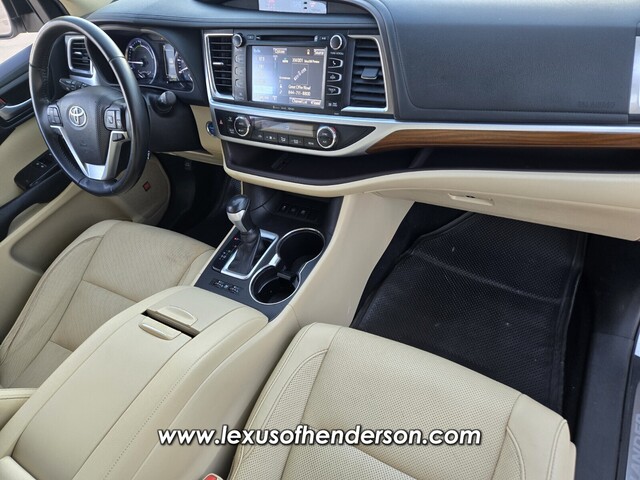 used 2019 Toyota Highlander car, priced at $28,555