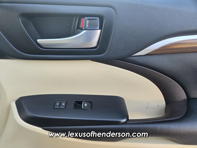 used 2019 Toyota Highlander car, priced at $28,555