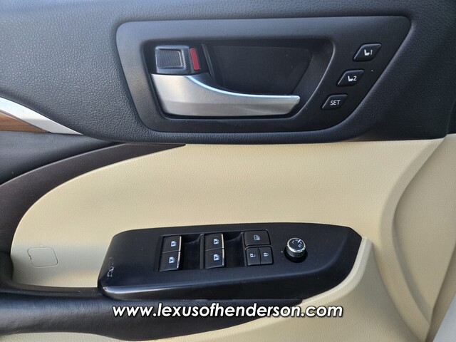 used 2019 Toyota Highlander car, priced at $28,555