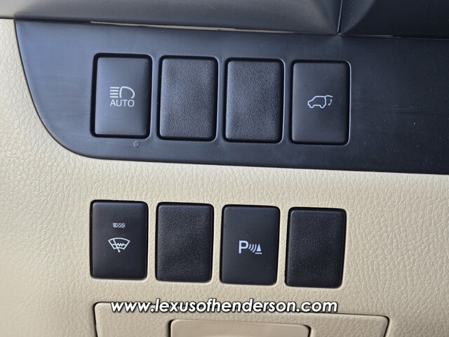 used 2019 Toyota Highlander car, priced at $28,555