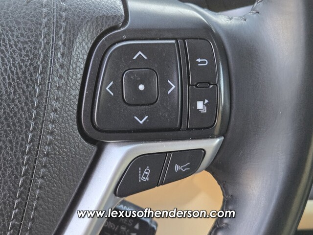used 2019 Toyota Highlander car, priced at $28,555