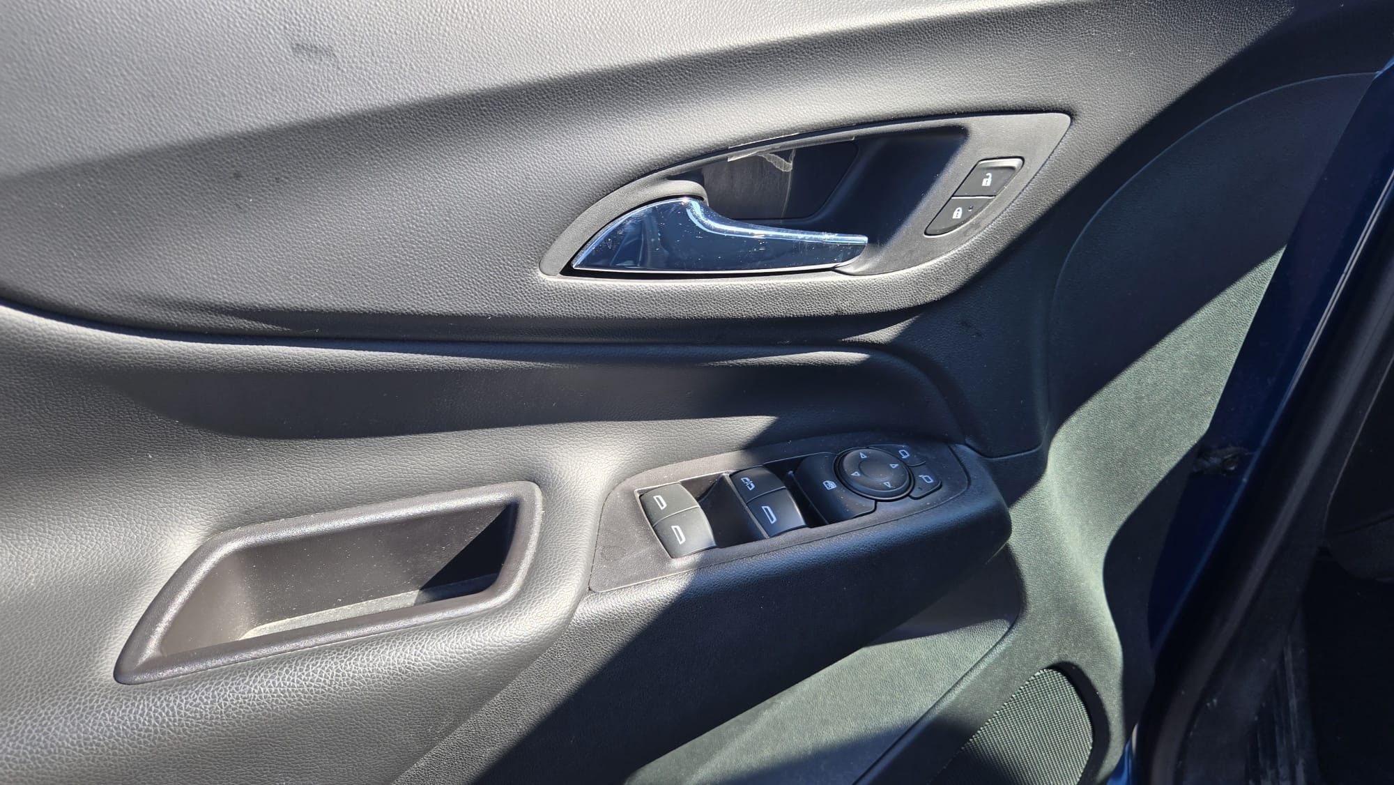 used 2019 Chevrolet Equinox car, priced at $23,989