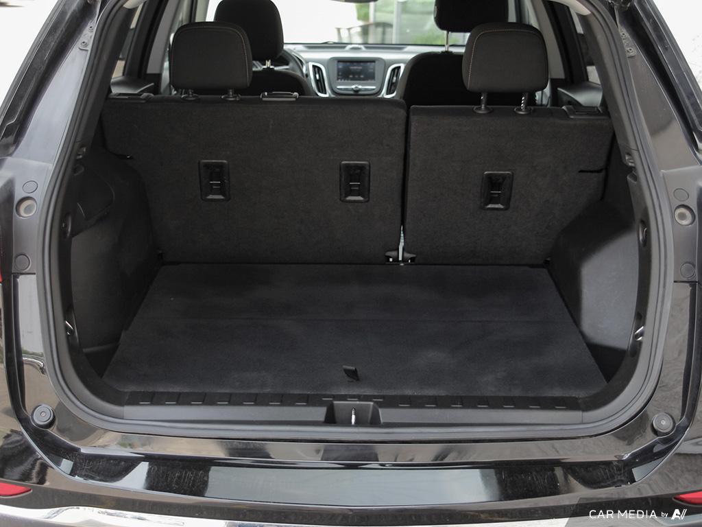 used 2021 Chevrolet Equinox car, priced at $25,134