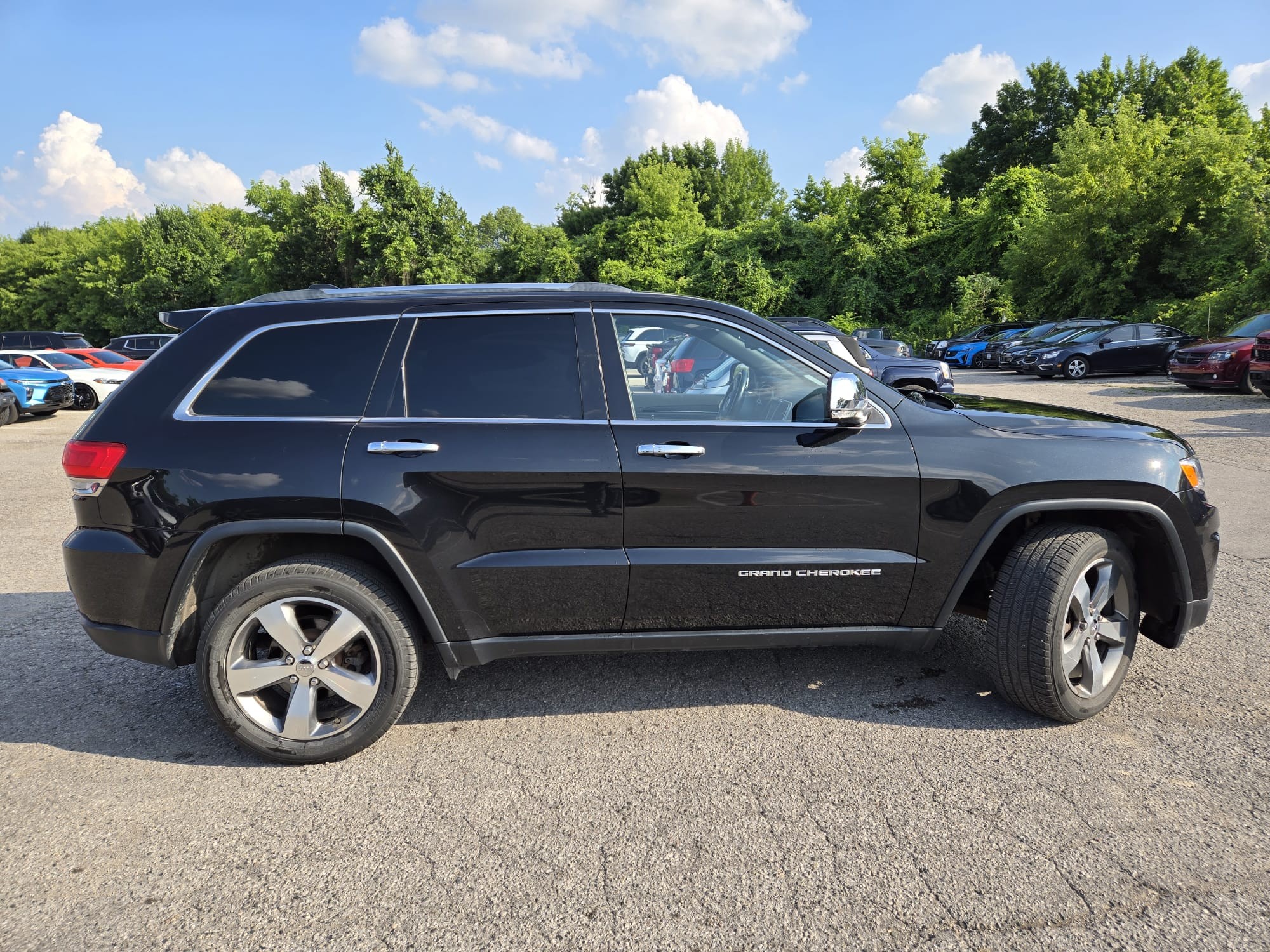 used 2015 Jeep Grand Cherokee car, priced at $13,998