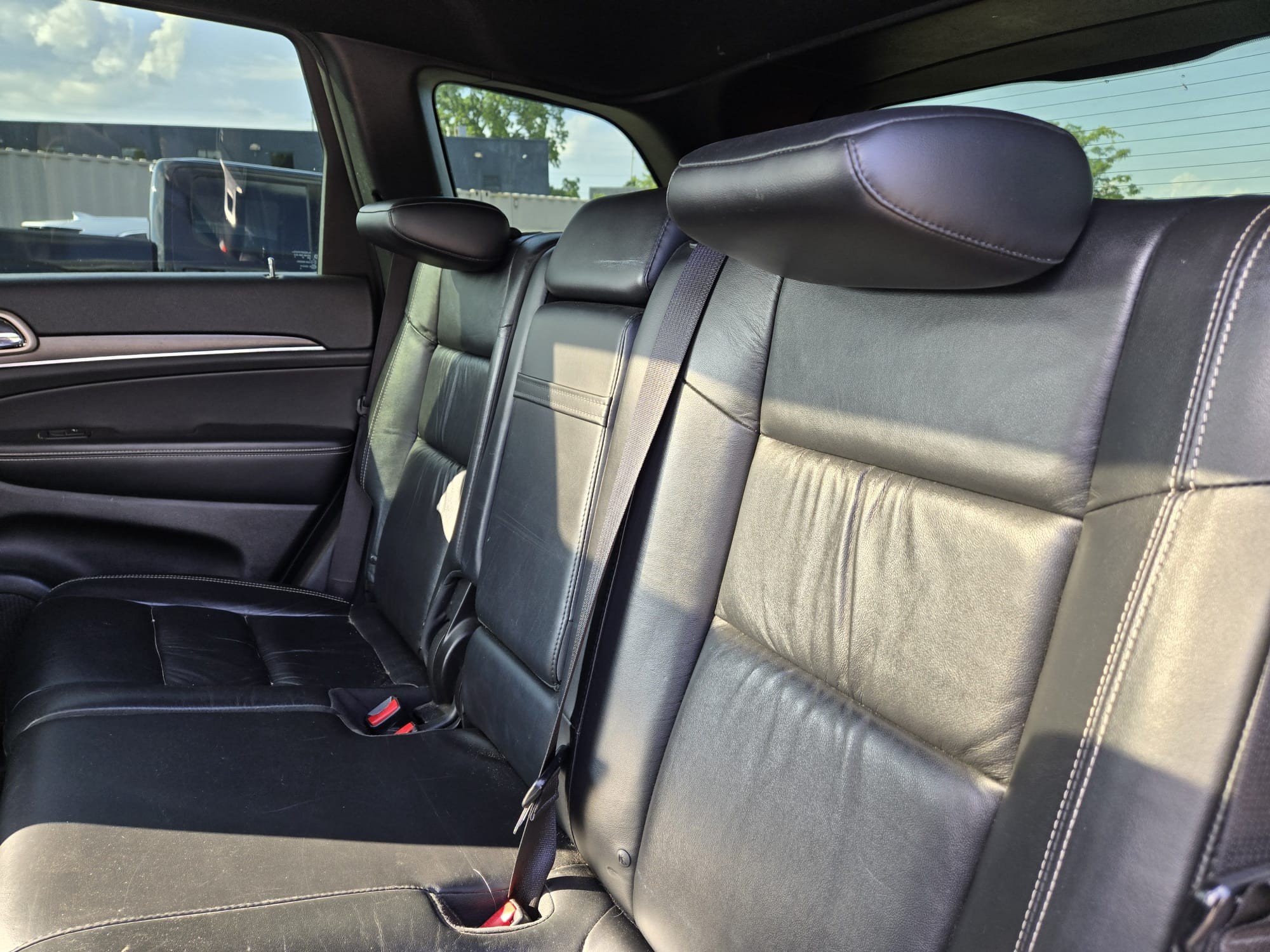 used 2015 Jeep Grand Cherokee car, priced at $13,998