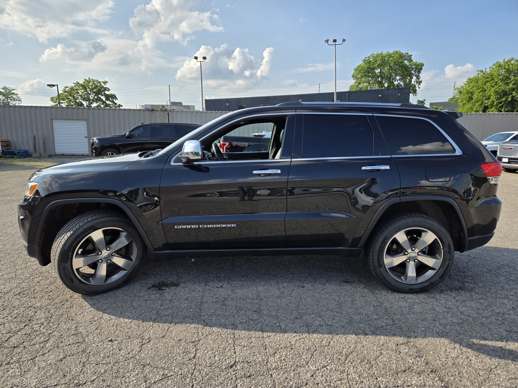 used 2015 Jeep Grand Cherokee car, priced at $13,998