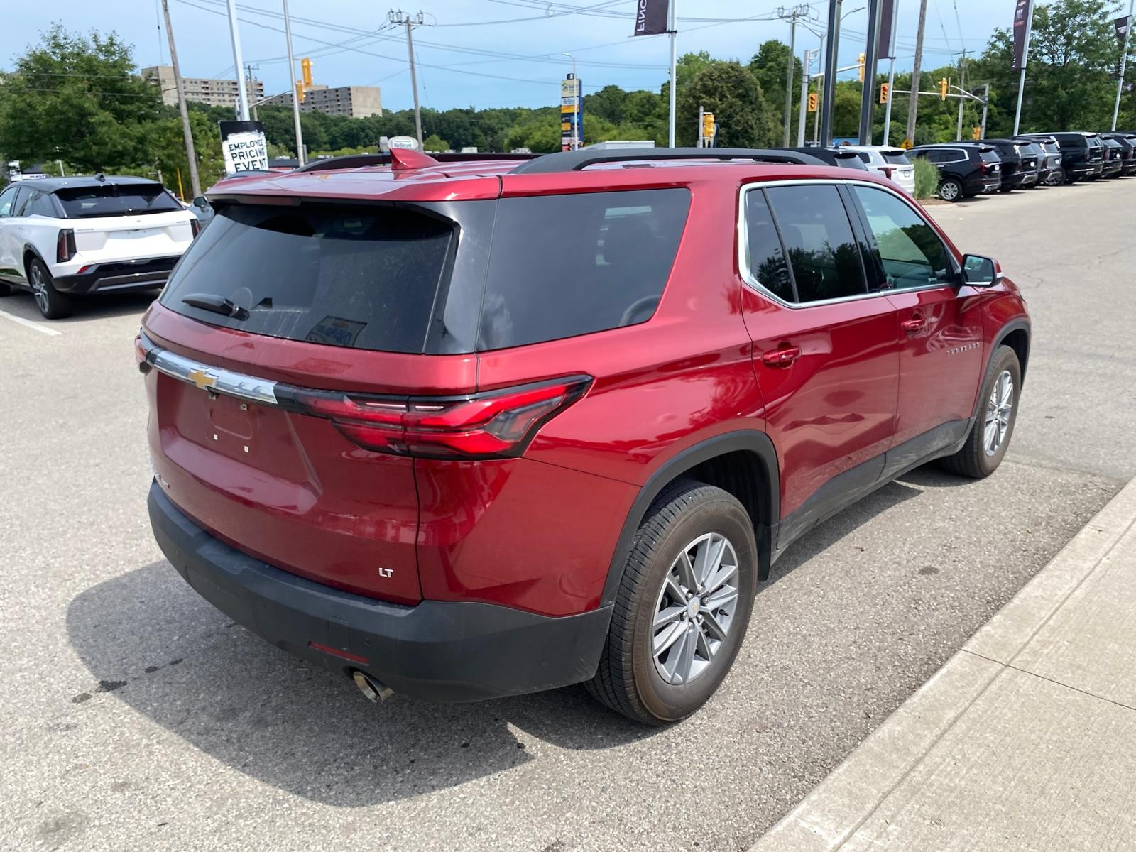 used 2023 Chevrolet Traverse car, priced at $40,877