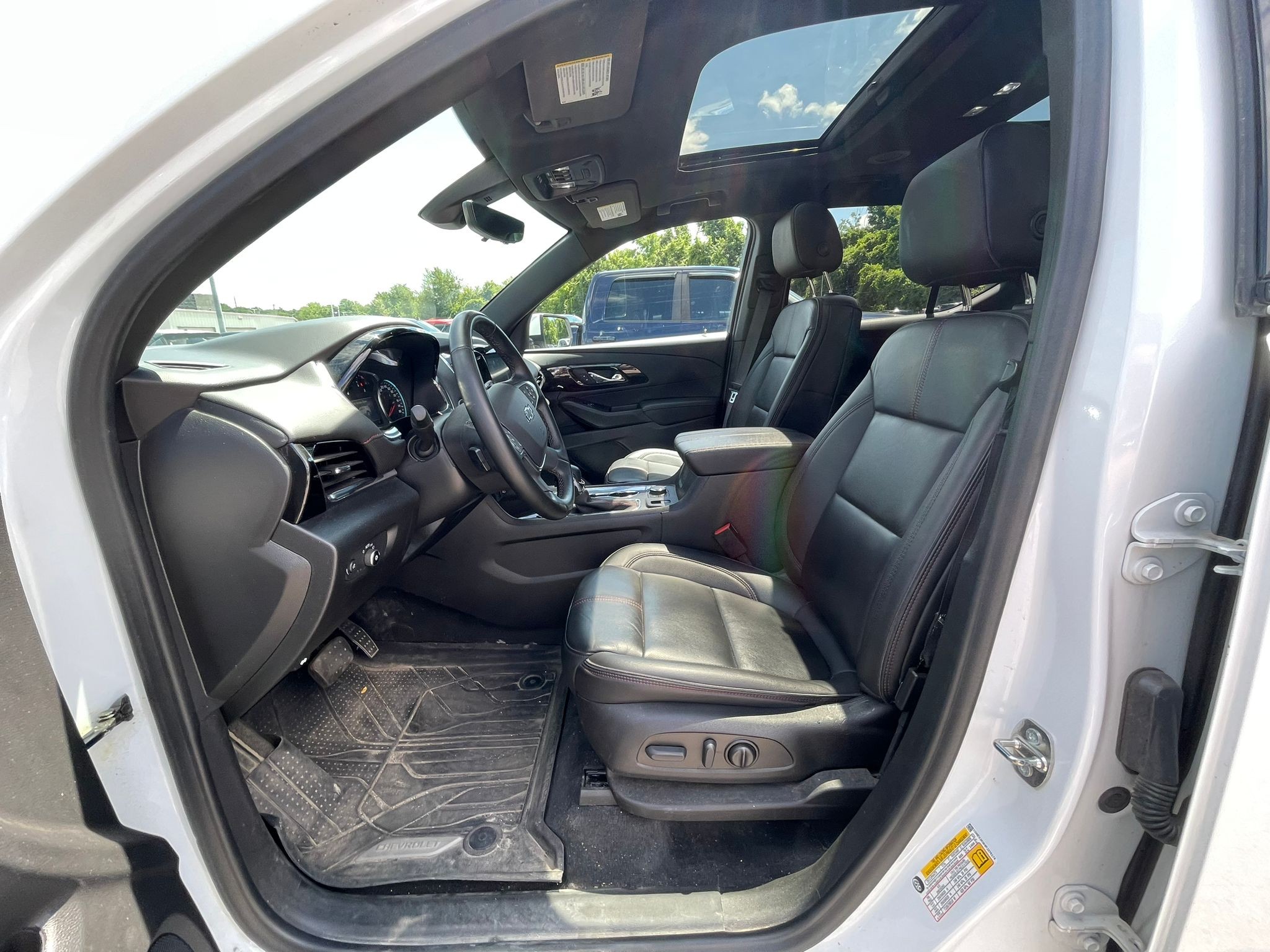 used 2023 Chevrolet Traverse car, priced at $47,968