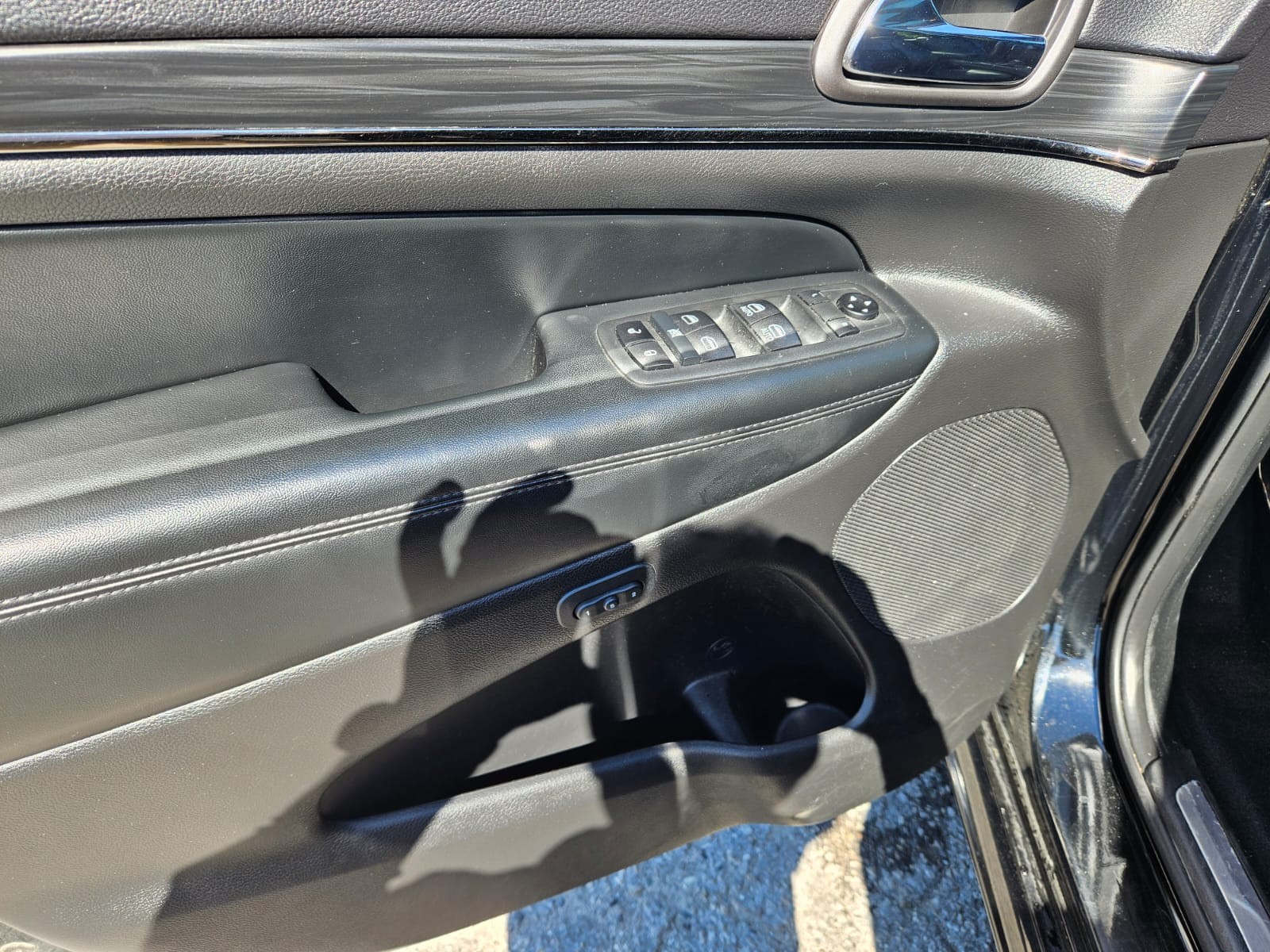 used 2020 Jeep Grand Cherokee car, priced at $34,584
