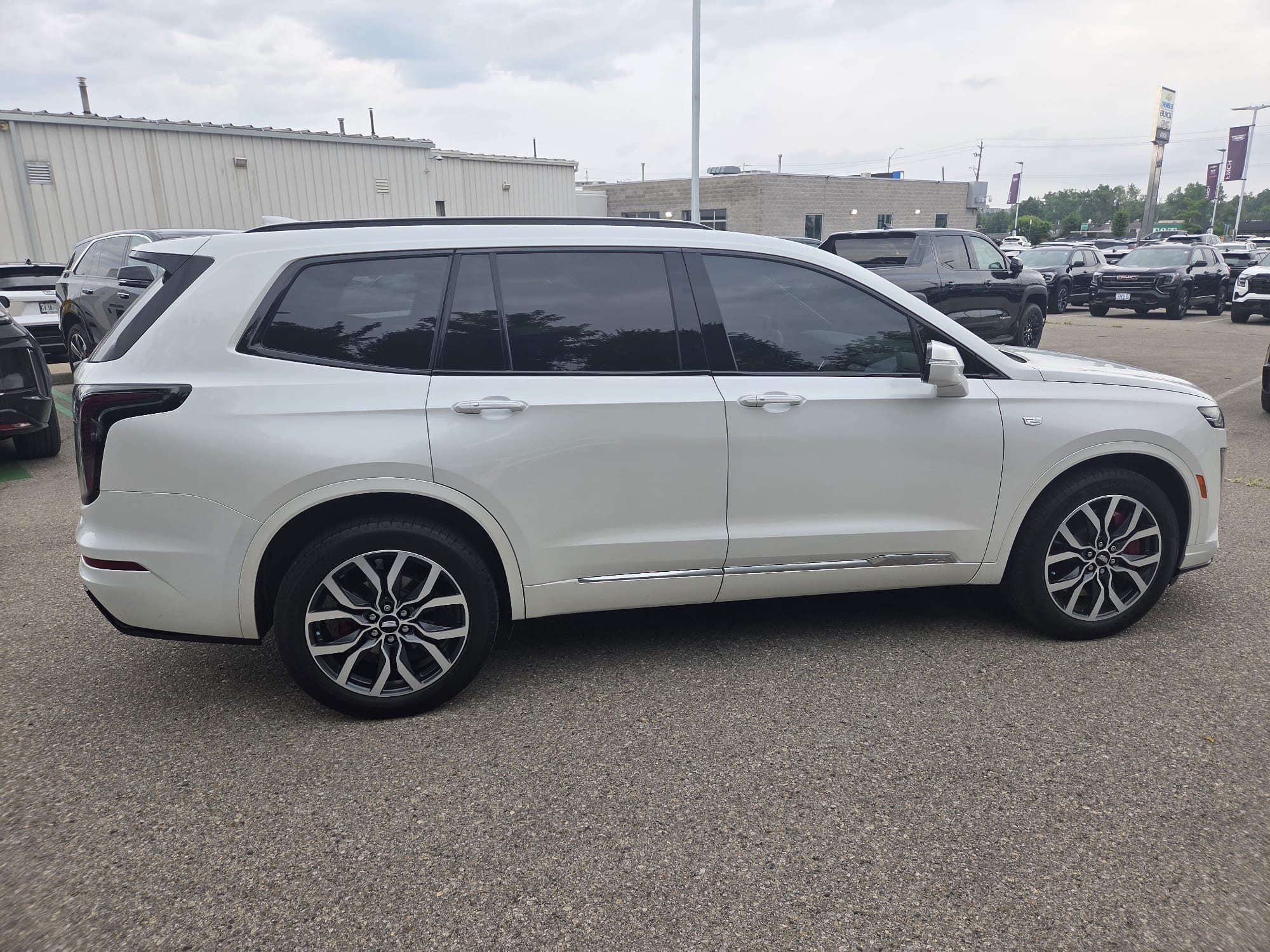 used 2022 Cadillac XT6 car, priced at $44,900