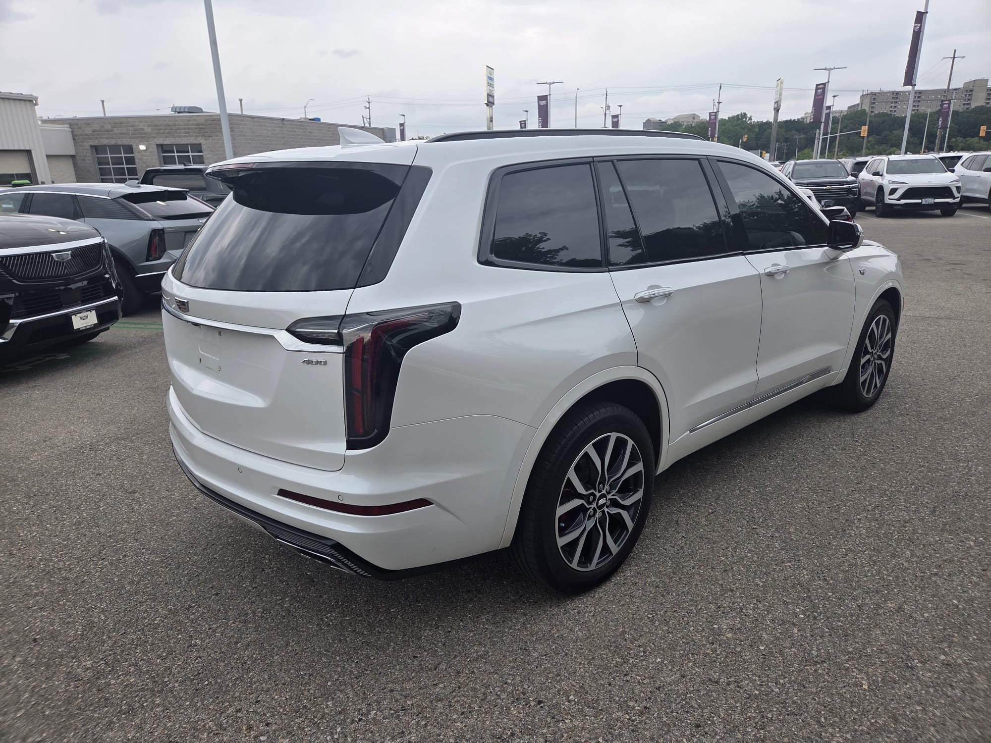 used 2022 Cadillac XT6 car, priced at $44,900