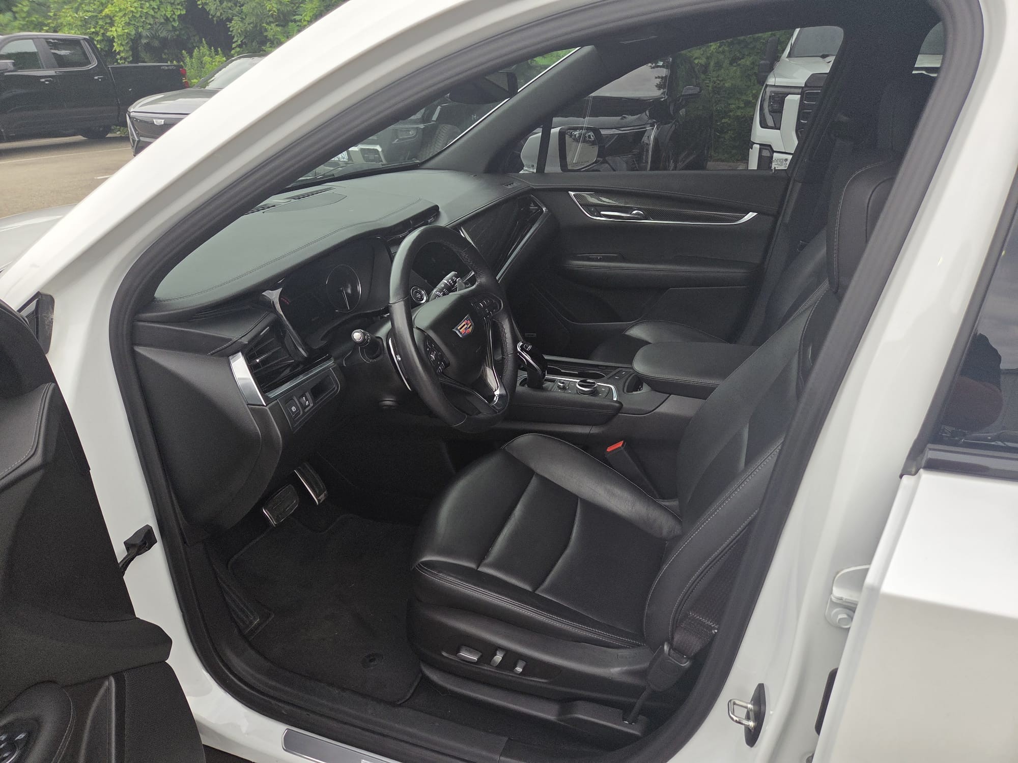 used 2022 Cadillac XT6 car, priced at $44,900