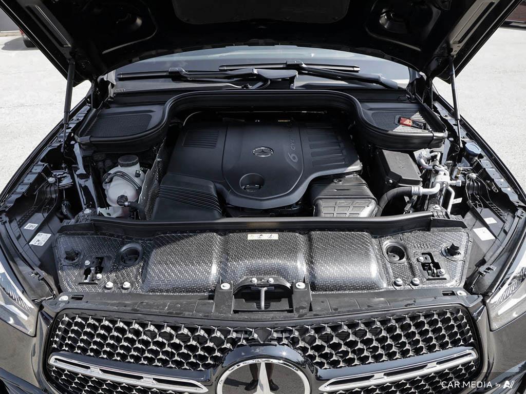 new 2025 Mercedes-Benz GLE 450 car, priced at $120,428