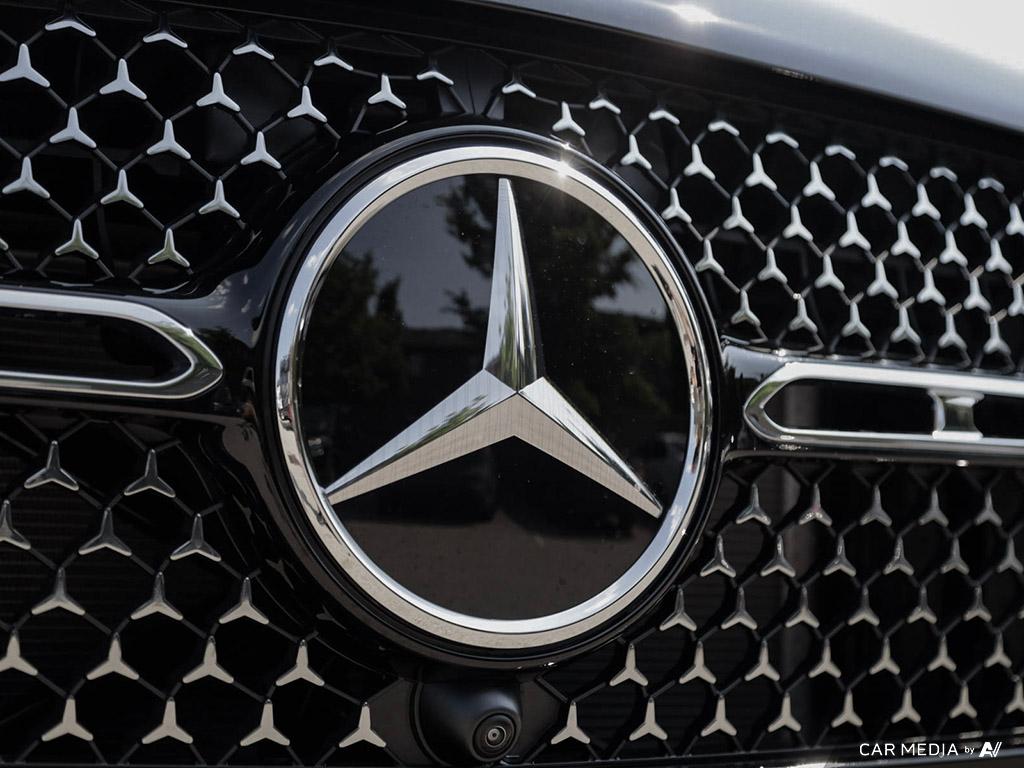 new 2025 Mercedes-Benz GLE 450 car, priced at $120,428