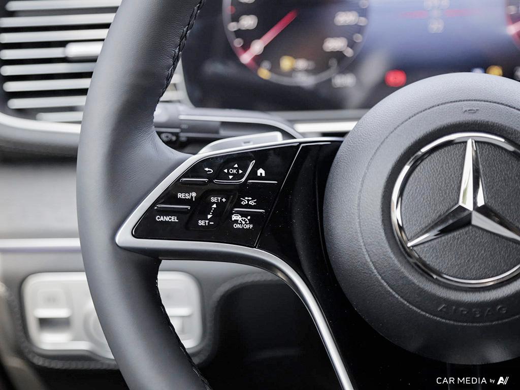 new 2025 Mercedes-Benz GLE 450 car, priced at $120,428