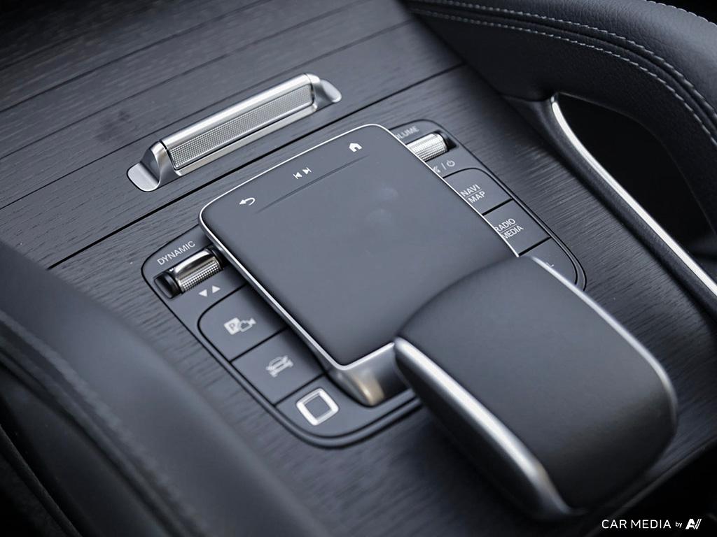 new 2025 Mercedes-Benz GLE 450 car, priced at $120,428