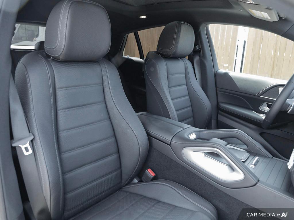new 2025 Mercedes-Benz GLE 450 car, priced at $120,428
