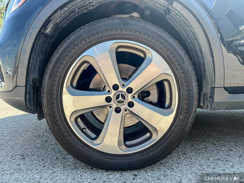 used 2021 Mercedes-Benz GLC 300 car, priced at $37,900
