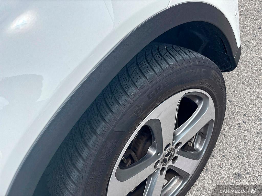 used 2022 Mercedes-Benz GLC 300 car, priced at $37,900