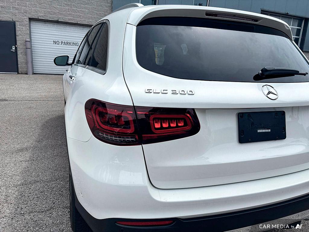 used 2022 Mercedes-Benz GLC 300 car, priced at $37,900