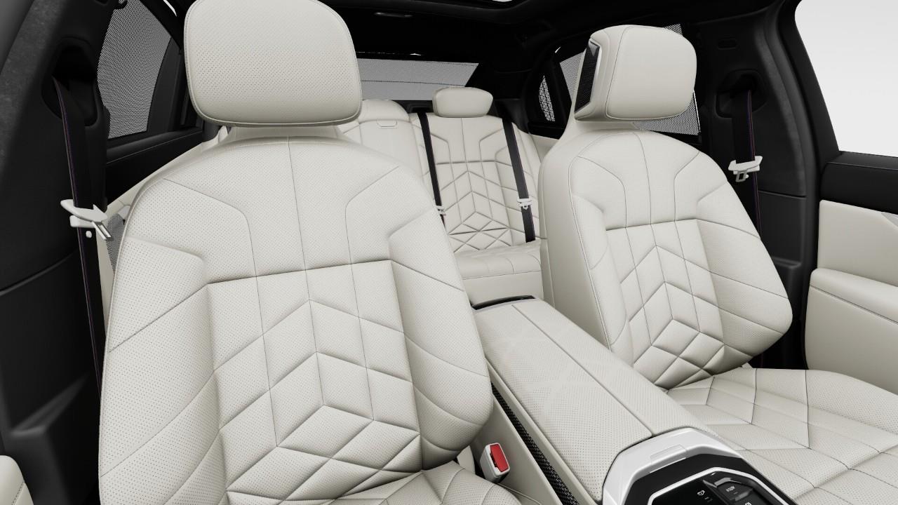 new 2025 BMW 760 car, priced at $170,761