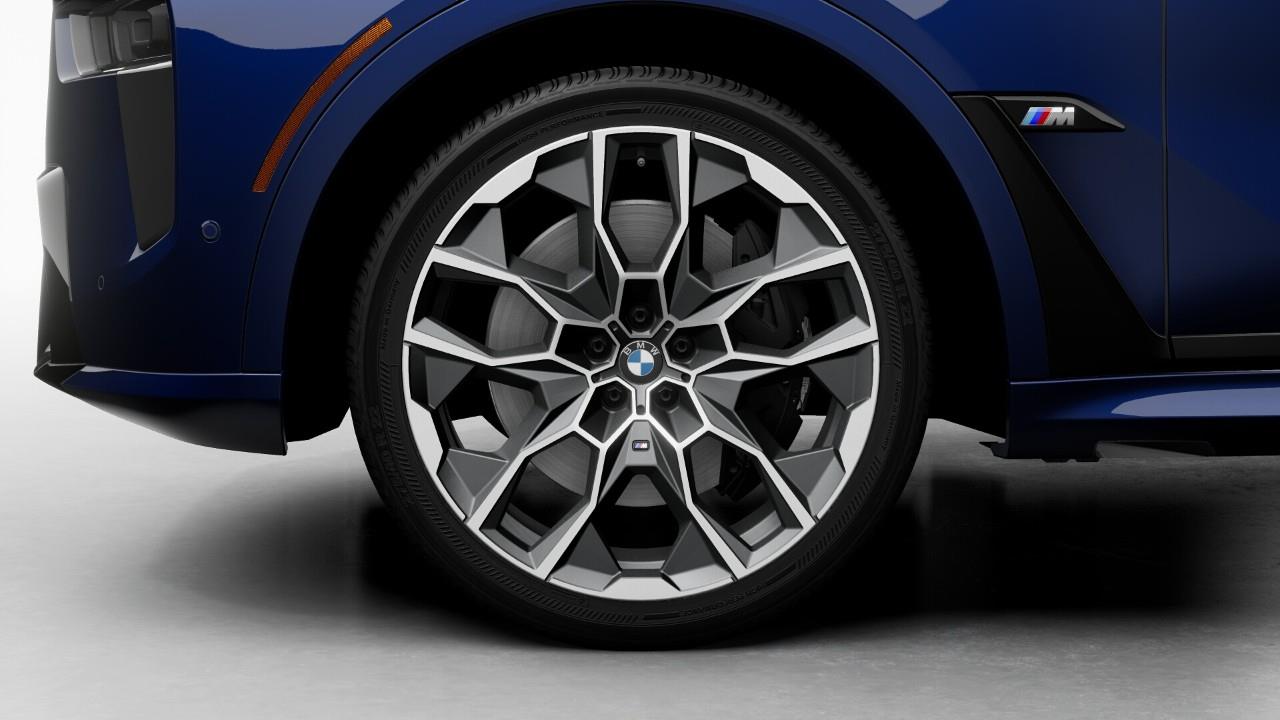 new 2025 BMW X7 car, priced at $156,508