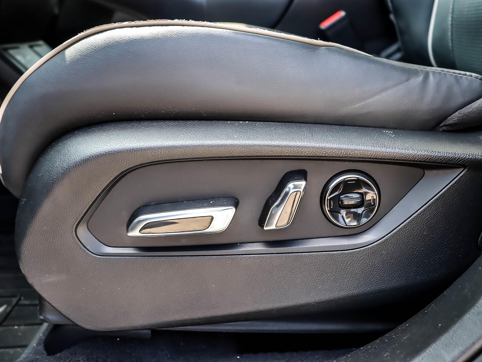 used 2019 Acura RDX car, priced at $30,999