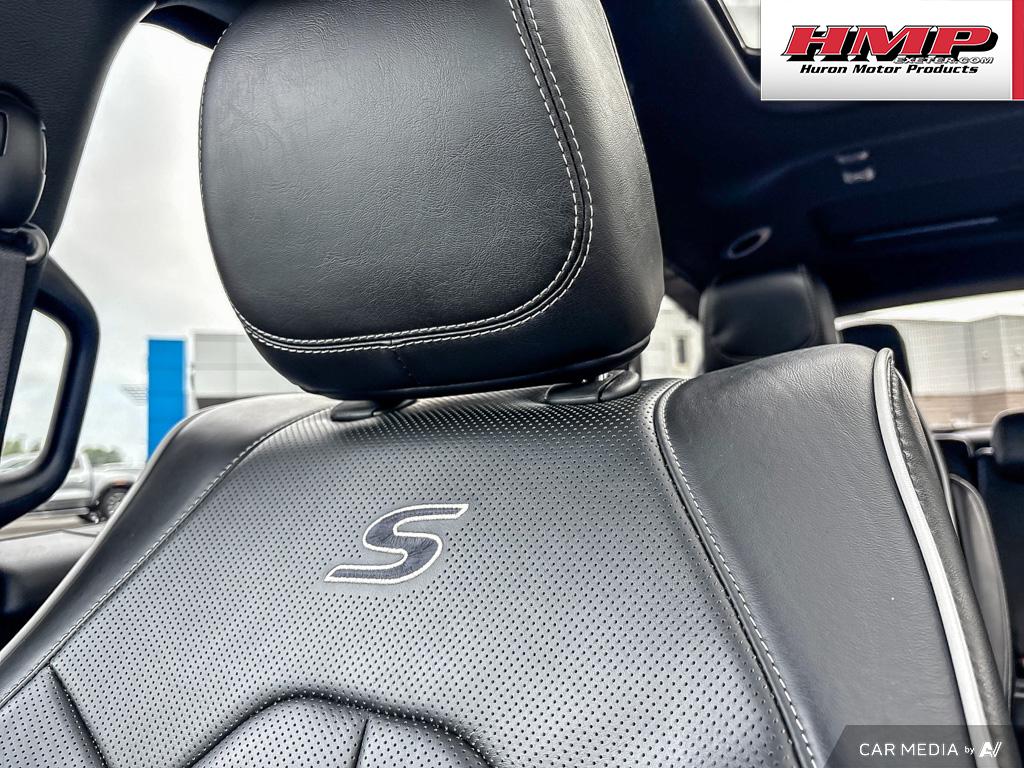 used 2021 Chrysler Pacifica car, priced at $34,284