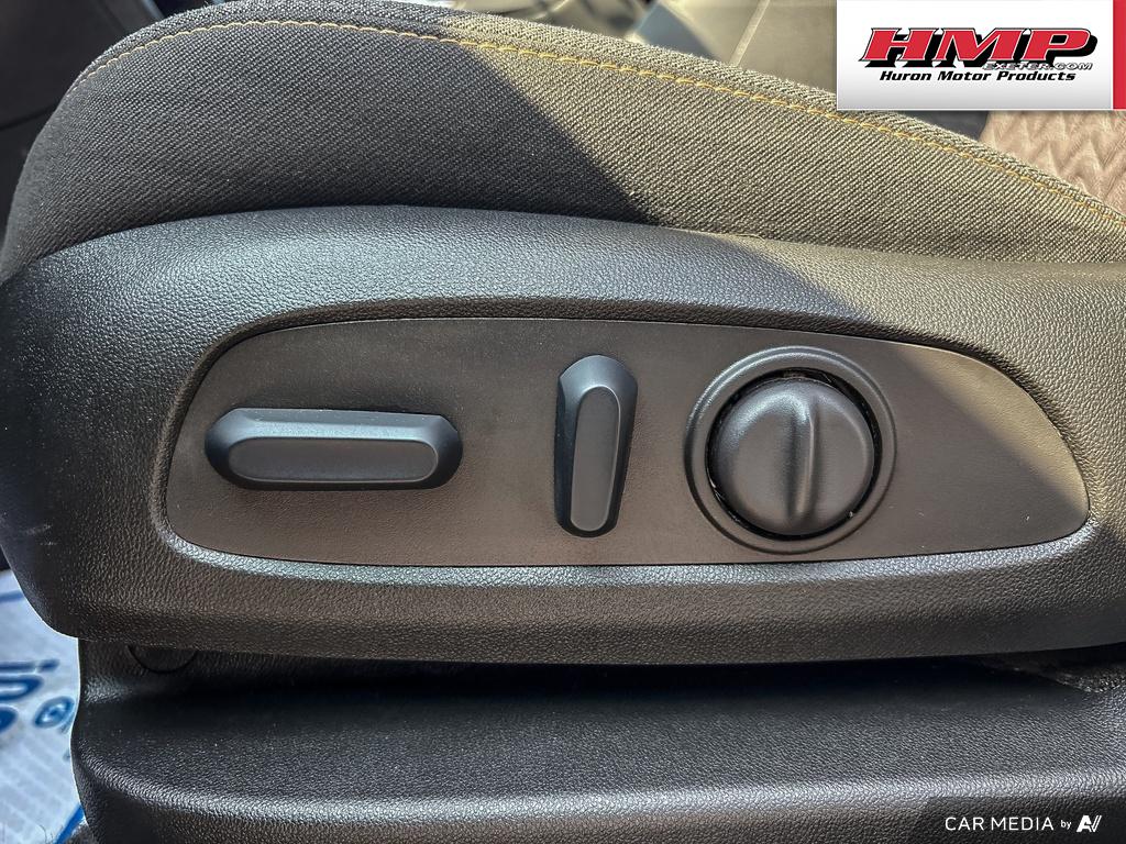 used 2023 Chevrolet Equinox car, priced at $28,284