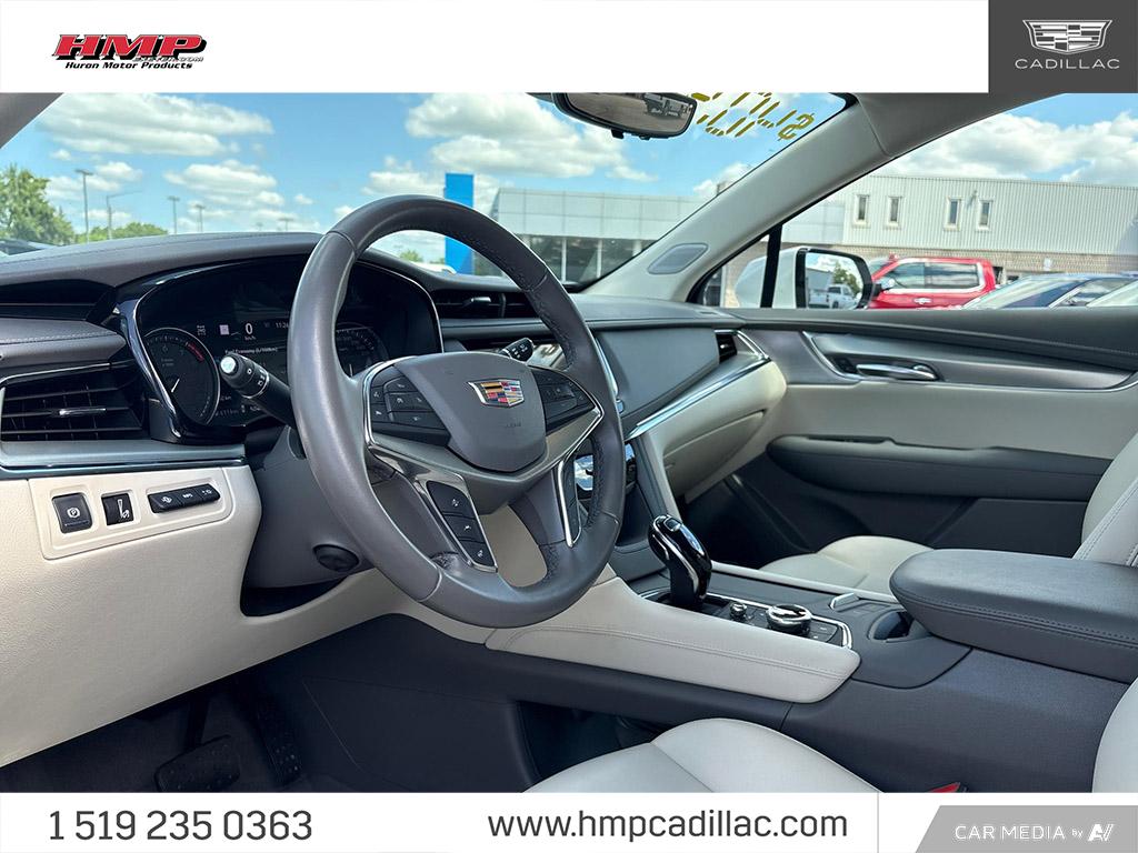 used 2022 Cadillac XT5 car, priced at $41,284