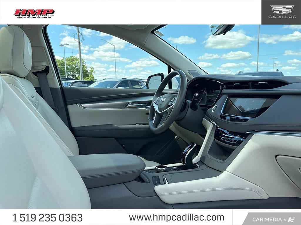used 2022 Cadillac XT5 car, priced at $41,284