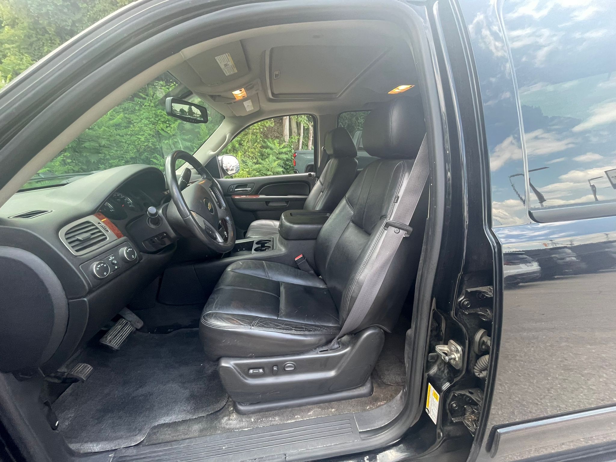 used 2011 Chevrolet Avalanche 1500 car, priced at $6,998