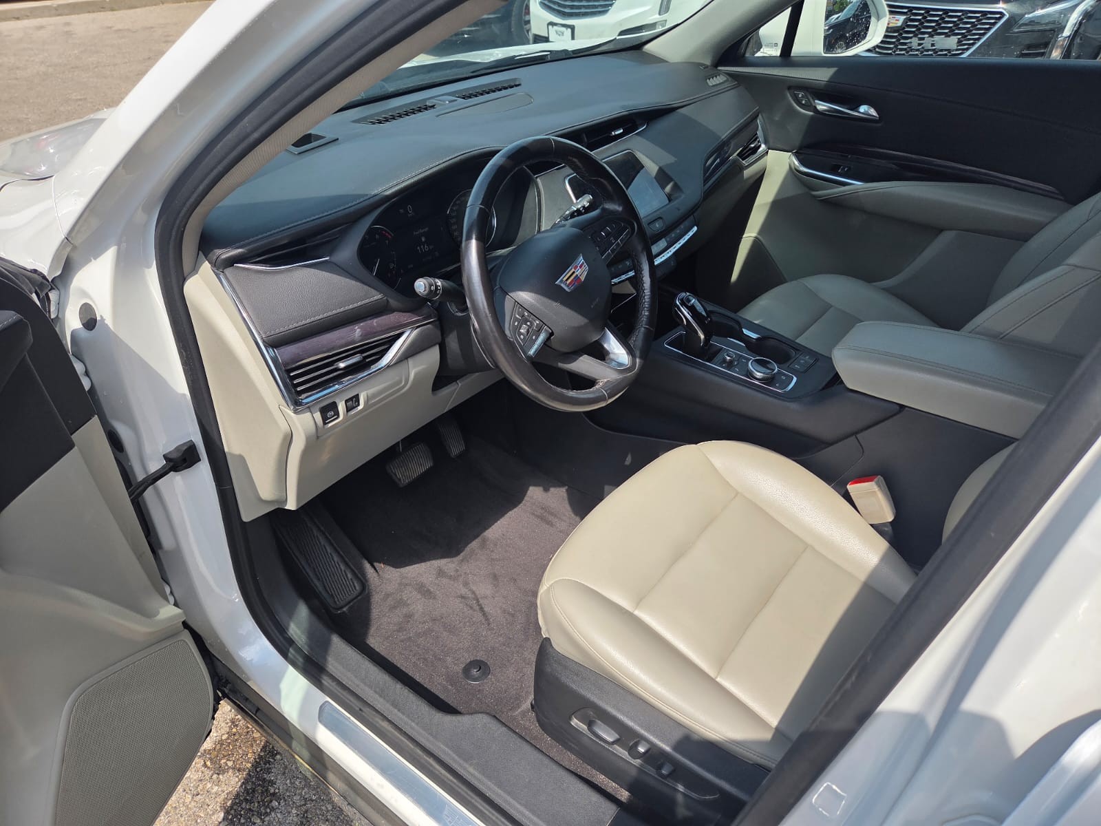 used 2020 Cadillac XT4 car, priced at $26,898