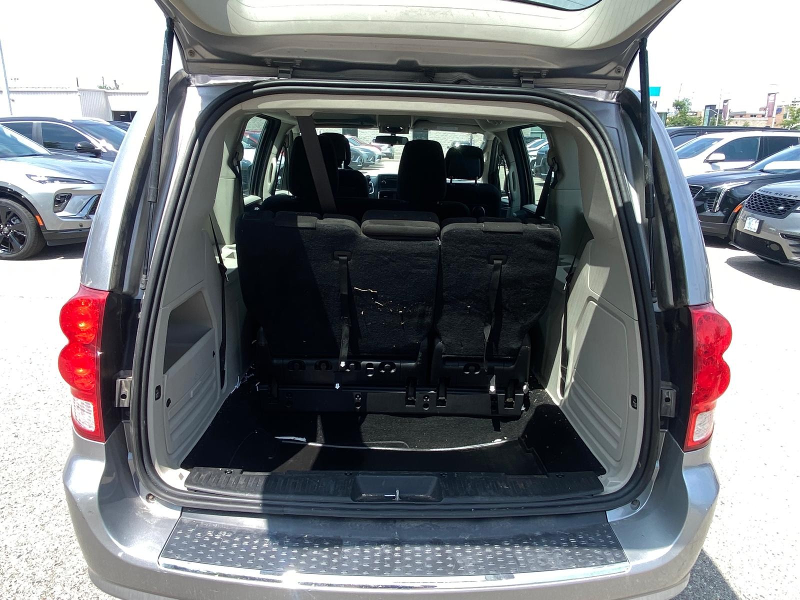 used 2016 Dodge Grand Caravan car