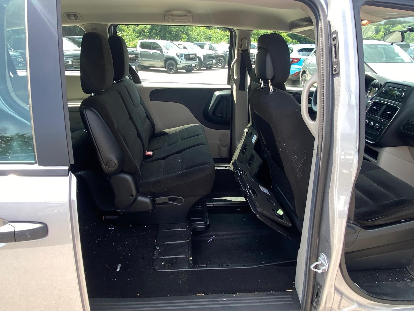used 2016 Dodge Grand Caravan car