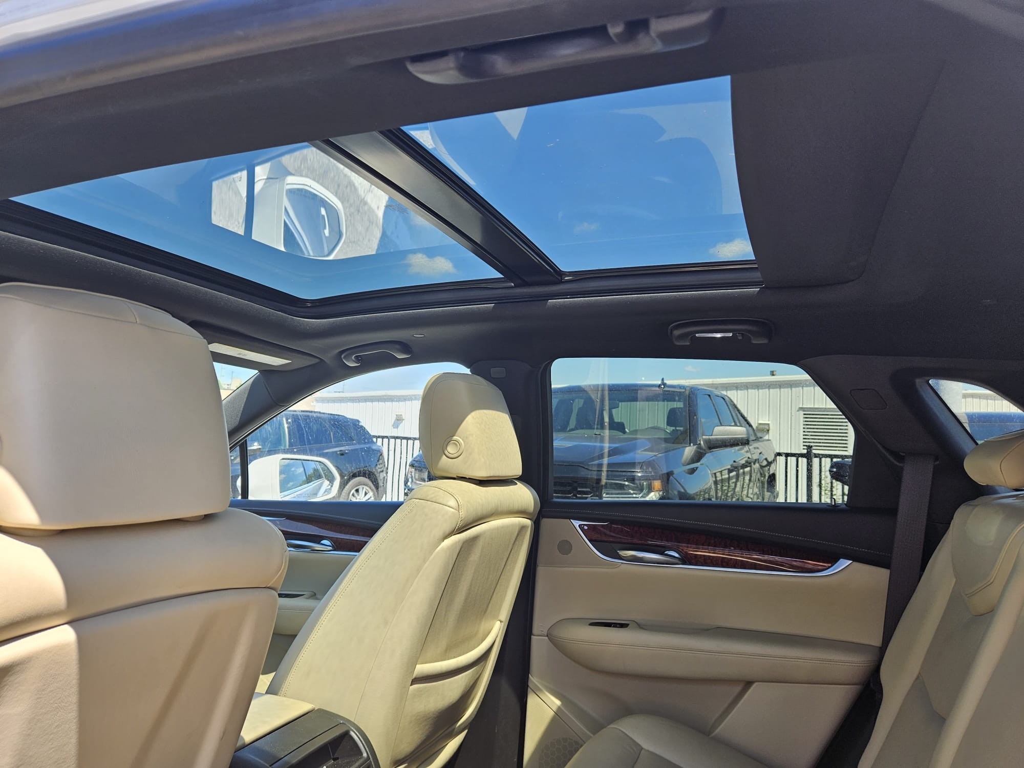 used 2017 Cadillac XT5 car, priced at $19,670